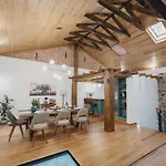 Elia House 度假居